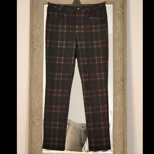 Size 7 Chic Women's Plaid Trousers - Black, Burgundy, and Navy